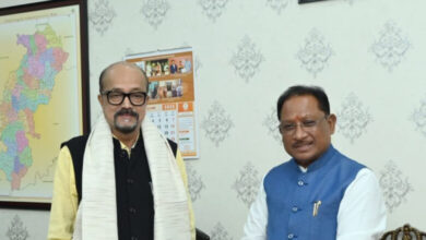 मुख्यमंत्री साय ने राज्यपाल डेका से की शिष्टाचार भेंट