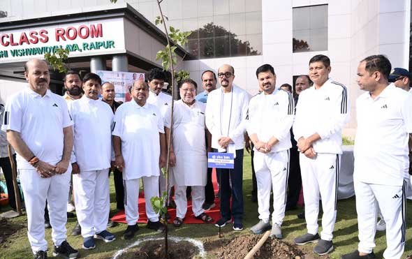 “एक पृथ्वी, एक स्वास्थ्य के लिए योग” थीम पर अंतरराष्ट्रीय योग दिवस 2025 का भव्य आयोजन