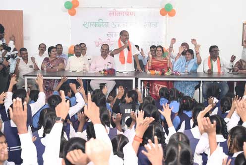 शिक्षा को समर्पित नेतृत्व — विधायक पुरंदर मिश्रा ने बच्चों को ज्ञान और परिश्रम का मंत्र दिया