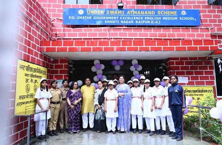 “उत्तर विधायक ने बढ़ाया विद्यार्थियों का उत्साह, शेड निर्माण का दिया आश्वासन”