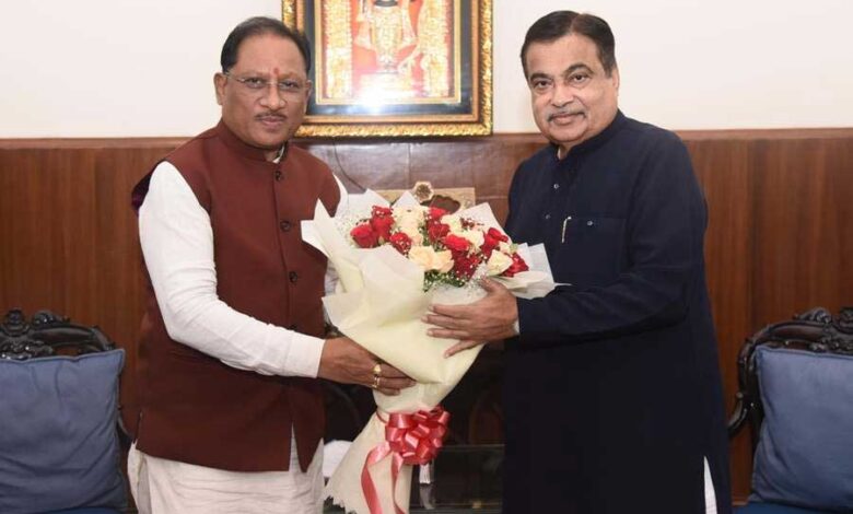 गडकरी से मिले साय, सड़क परियोजनाओं पर हुई चर्चा…