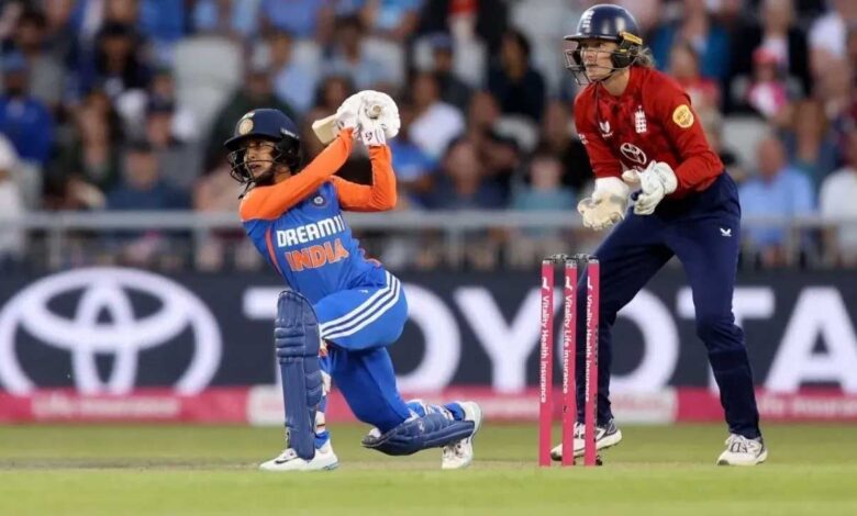 भारतीय महिला टीम ने चौथे टी20 में इंग्लैंड को हराया भारतीय महिला टीम ने चौथे टी20 में इंग्लैंड को हराया