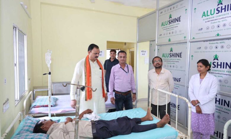 स्वास्थ्य मंत्री श्री श्याम बिहारी जायसवाल ने प्राथमिक स्वास्थ्य केंद्र बंजारीडाड का किया आकस्मिक निरीक्षण स्वास्थ्य मंत्री श्री श्याम बिहारी जायसवाल ने प्राथमिक स्वास्थ्य केंद्र बंजारीडाड का किया आकस्मिक निरीक्षण