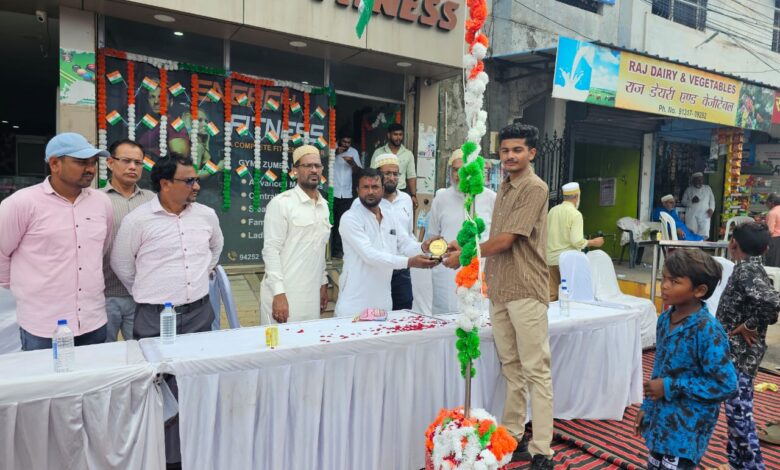 एनर्जी फिटनेश बोहरा समाज द्वारा आयोजित स्वतंत्रता दिवस के कार्यक्रम में अयान ख्वाजा को किया गया सम्मनित