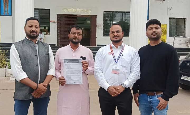 रायपुर में आवारा पशुओं की समस्या बनी आमजन के लिए अभिशाप रायपुर में आवारा पशुओं की समस्या बनी आमजन के लिए अभिशाप, मानवाधिकार आयोग ने प्रशासन को भेजे ठोस सुझाव , मानवाधिकार आयोग ने प्रशासन को भेजे ठोस सुझाव