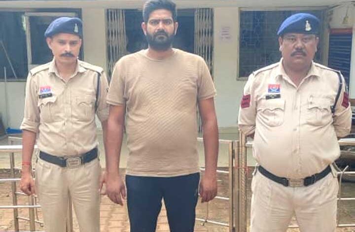 आत्महत्या के लिए उत्प्रेरित करने वाला आरोपी गिरफ्तार