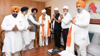 सांसद बृजमोहन अग्रवाल के नेतृत्व में रेल मंत्री अश्विनी वैष्णव से मिले सिख समाज के लोग सांसद बृजमोहन अग्रवाल के नेतृत्व में रेल मंत्री अश्विनी वैष्णव से मिले सिख समाज के लोग