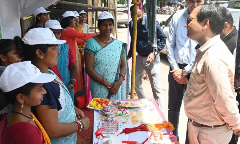 महासमुन्द जिले के 1 लाख 40 हज़ार उपभोक्ताओं को हॉफ बिजली बिल योजना में संशोधन से बड़ी राहत महासमुन्द जिले के 1 लाख 40 हज़ार उपभोक्ताओं को हॉफ बिजली बिल योजना में संशोधन से बड़ी राहत