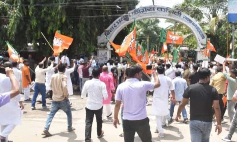 बिहार कांग्रेस दफ्तर पर भाजपा का हल्ला बोल, मारपीट और तोड़फोड़ का लग आरोप