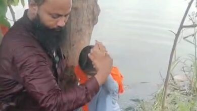 मृत्यु की तलाश में युवति ने लगाई छलांग। वसीम खान ने बचाई जान