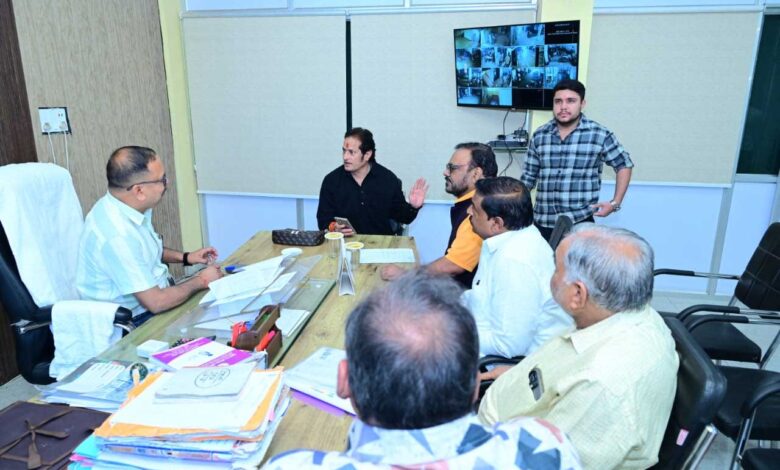 रामसागर पारा की रामजी हलवाई गली के लगभग 80 लोगों का नाम 2003 सूची से गायब जबकि 1998 में उन्होंने वोट किया था