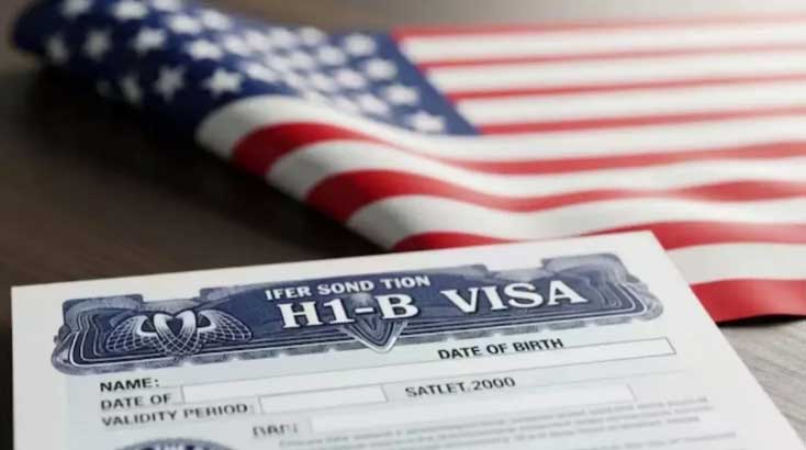 अमेरिका में H-1B वीजा के दुरुपयोग पर ट्रंप का एक्शन अमेरिका में H-1B वीजा के दुरुपयोग पर ट्रंप का एक्शन