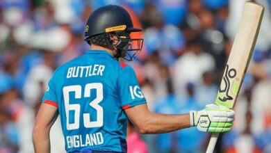 जोस बटलर ने 400 अंतरराष्ट्रीय मैच खेलकर एक ऐतिहासिक उपलब्धि हासिल की जोस बटलर ने 400 अंतरराष्ट्रीय मैच खेलकर एक ऐतिहासिक उपलब्धि हासिल की