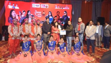 लोकसंगीत और बॉलीवुड सुरों से सजा मैनपाट महोत्सव का दूसरा दिन लोकसंगीत और बॉलीवुड सुरों से सजा मैनपाट महोत्सव का दूसरा दिन