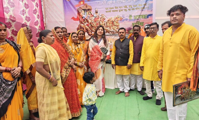 सुत सारथी समाज द्वारा आराध्य देव श्री सुमंत जी महाराज की शोभा यात्रा निकाली गयी