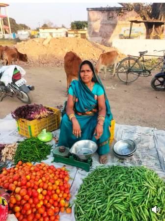 केरा बाई की सफलता की कहानी : बाड़ी से बनी आत्मनिर्भरता की राह