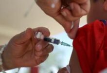 कोरोना वैक्सीन के साइड इफेक्ट्स पर मुआवजा पॉलिसी बनाए सरकार, सुप्रीम कोर्ट का आदेश