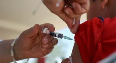 कोरोना वैक्सीन के साइड इफेक्ट्स पर मुआवजा पॉलिसी बनाए सरकार, सुप्रीम कोर्ट का आदेश