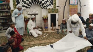 फैज़ाने मदीना मस्जिद में बताया गया मैय्यत को कफन, दफन, गुस्ल का प्रैक्टिकल तरीका…