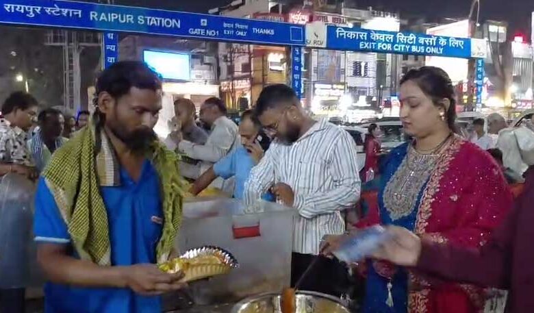 समाजसेवी कुबेर राठी ने चामुण्डा दरबार में टेका मत्था, ‘हनुमान सेवा’ के 15 वर्ष हुए पूर्ण समाजसेवी कुबेर राठी ने चामुण्डा दरबार में टेका मत्था, ‘हनुमान सेवा’ के 15 वर्ष हुए पूर्ण