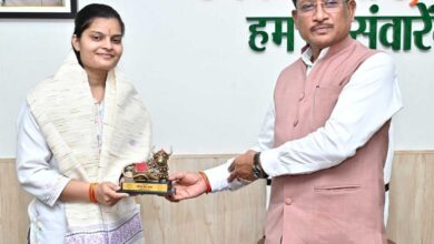 यूपीएससी सिविल सेवा परीक्षा में 35वीं रैंक प्राप्त करने वाली सुश्री वैभवी अग्रवाल को मुख्यमंत्री ने दी बधाई यूपीएससी सिविल सेवा परीक्षा में 35वीं रैंक प्राप्त करने वाली सुश्री वैभवी अग्रवाल को मुख्यमंत्री ने दी बधाई