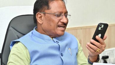 यूपीएससी सिविल सेवा परीक्षा में सफल प्रदेश के अभ्यर्थियों को मुख्यमंत्री ने वीडियो कॉल के जरिए दी बधाई यूपीएससी सिविल सेवा परीक्षा में सफल प्रदेश के अभ्यर्थियों को मुख्यमंत्री ने वीडियो कॉल के जरिए दी बधाई