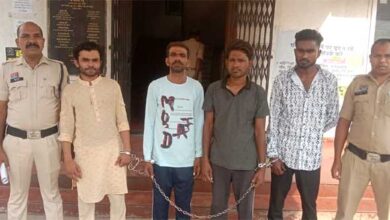 कोतवाली डिवीजन में सघन चेकिंग अभियान, असामाजिक तत्वों पर कड़ी कार्रवाई, 02 पर आर्म्स एक्ट एवं 04 पर प्रतिबंधात्मक धाराओं में की गई कार्यवाही कोतवाली डिवीजन में सघन चेकिंग अभियान, असामाजिक तत्वों पर कड़ी कार्रवाई, 02 पर आर्म्स एक्ट एवं 04 पर प्रतिबंधात्मक धाराओं में की गई कार्यवाही