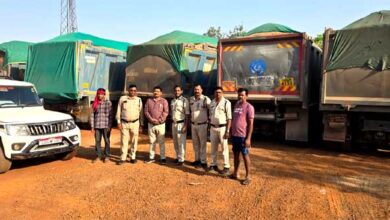 कलेक्टर रायपुर खनिज विभाग द्वारा रात्रिकालीन भ्रमण के दौरान कुल 13 वाहन अवैध परिवहन करते पकड़ी गयी