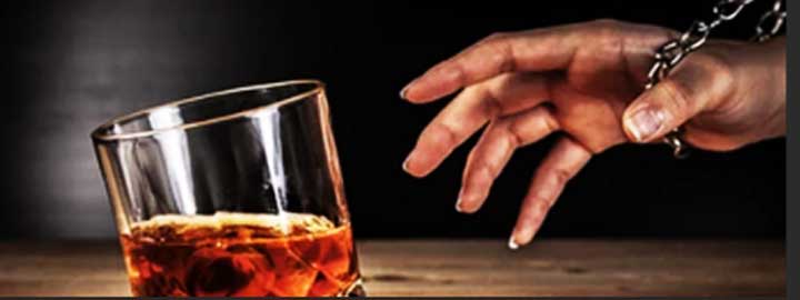 शराब पीने वालों के पहले गुर्दे खराब होते हैं या लिवर? जानें किन लक्षणों से चलेगा पता शराब पीने वालों के पहले गुर्दे खराब होते हैं या लिवर? जानें किन लक्षणों से चलेगा पता