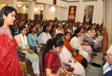 राज्यपाल श्री डेका ने महाविद्यालय की छात्राओं से हुए रूबरू