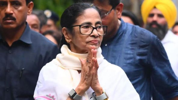 ममता बनर्जी की बढ़ सकती हैं मुश्किलें! 80 TMC विधायकों में से 9 ने ‘दीदी’ की पहली बैठक में नहीं लिया हिस्सा