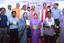 सुशासन तिहार में उप मुख्यमंत्री श्री अरुण साव निकले फील्ड पर, कार्यों की धीमी प्रगति पर जताई नाराजगी सुशासन तिहार में उप मुख्यमंत्री श्री अरुण साव निकले फील्ड पर, कार्यों की धीमी प्रगति पर जताई नाराजगी