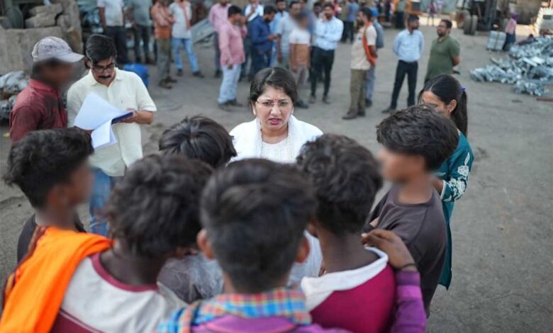 बाल श्रम निषेध दिवस पर बाल आयोग का बड़ा एक्शन बाल श्रम निषेध दिवस पर बाल आयोग का बड़ा एक्शन