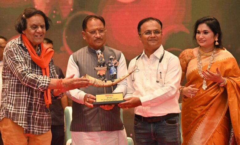 फिल्में समाज में सकारात्मक बदलाव की सशक्त माध्यम हैं – मुख्यमंत्री विष्णु देव साय फिल्में समाज में सकारात्मक बदलाव की सशक्त माध्यम हैं – मुख्यमंत्री विष्णु देव साय