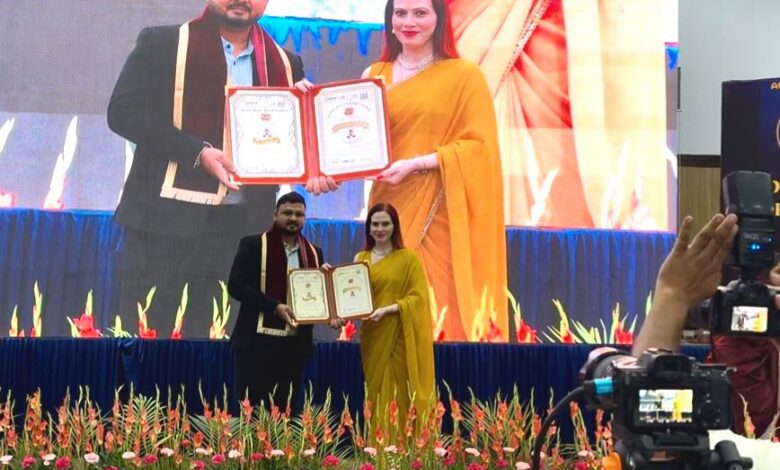 लीगल क्षेत्र में उत्कृष्ट योगदान हेतु डॉ. आमिर ख़ान को डॉक्टरेट अवार्ड से किया गया सम्मानित लीगल क्षेत्र में उत्कृष्ट योगदान हेतु डॉ. आमिर ख़ान को डॉक्टरेट अवार्ड से किया गया सम्मानित