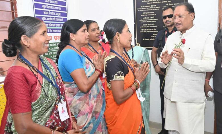 ’गाँव के द्वार पहुँची डिजिटल सरकार: बड़ेकनेरा का ‘सेवा सेतु’ मॉडल बना ग्रामीण सुशासन की नई मिसाल – मुख्यमंत्री श्री विष्णुदेव साय’