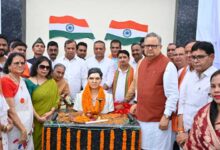 भाटापारा में गौरव का दिन : विधानसभा अध्यक्ष डॉ. रमन सिंह ने किया छत्तीसगढ़ महतारी और शहीद खोण्डे की प्रतिमा का अनावरण