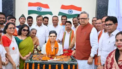 भाटापारा में गौरव का दिन : विधानसभा अध्यक्ष डॉ. रमन सिंह ने किया छत्तीसगढ़ महतारी और शहीद खोण्डे की प्रतिमा का अनावरण