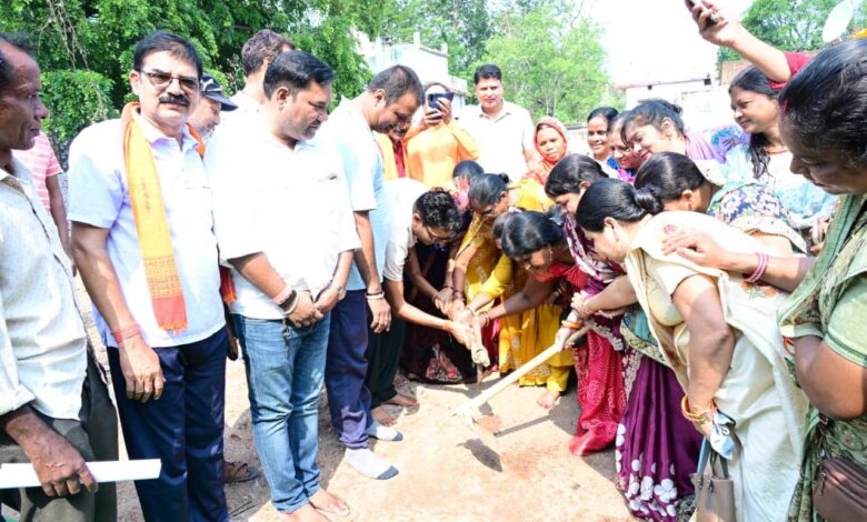 रायगढ़ वार्ड क्रमांक 26 को मिली सामुदायिक भवन की सौगात, वित्त मंत्री श्री ओ.पी. चौधरी ने किया भूमिपूजन