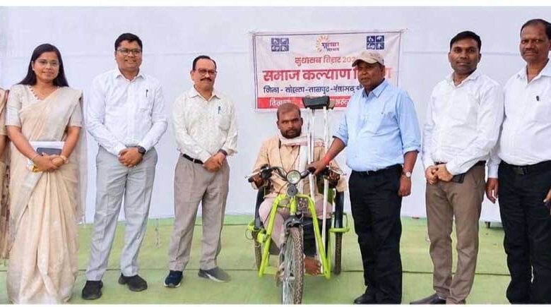 बैटरी चलित ट्राइसाइकिल बनी श्री पुरोचन के आत्मसम्मान और आत्मनिर्भरता की नई राह