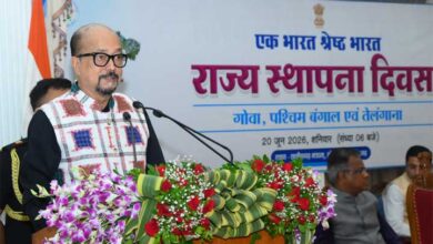 जब हम एक-दूसरे की भाषा, कला और संस्कृति से एकाकार होते है तो राष्ट्र की एकता और अखंडता और मजबूत होती है – राज्यपाल डेका