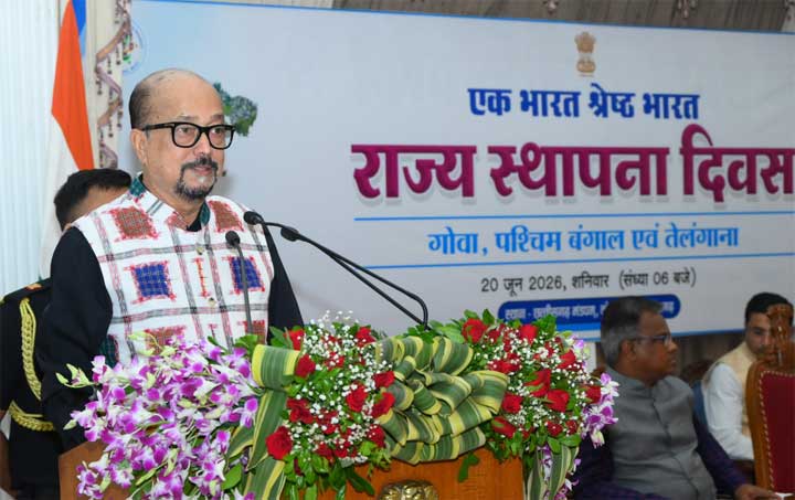 जब हम एक-दूसरे की भाषा, कला और संस्कृति से एकाकार होते है तो राष्ट्र की एकता और अखंडता और मजबूत होती है – राज्यपाल डेका