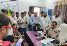 पत्रकार सुरक्षा कानून लागू करने सीपीएम ने सौंपा ज्ञापन, धरसींवा थाने तक किया पैदल मार्च।