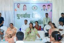 हिंसा से विकास की ओर : आत्मसमर्पित महिलाओं के बीच पहुंचीं मंत्री लक्ष्मी राजवाड़े, पुनर्वास नीति को बताया नई जिंदगी की राह….