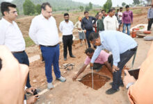 निर्माण कार्यों में मॉनीटरिंग और गुणवत्ता सुनिश्चित कराने में लापरवाही पर सहायक अभियंता और उप अभियंता को तत्काल निलंबित करने के निर्देश निर्माण कार्यों में मॉनीटरिंग और गुणवत्ता सुनिश्चित कराने में लापरवाही पर सहायक अभियंता और उप अभियंता को तत्काल निलंबित करने के निर्देश