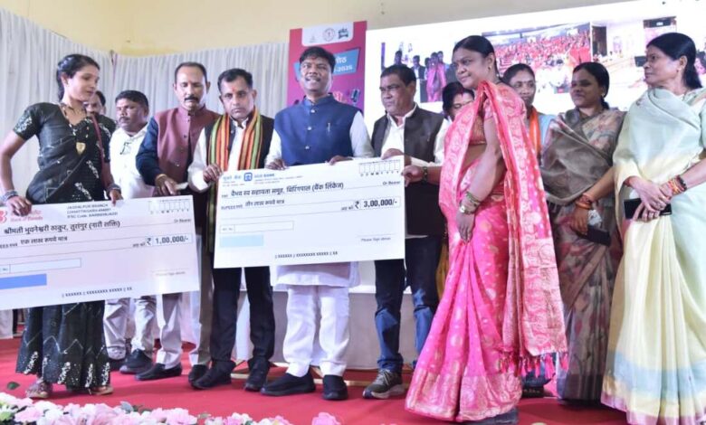 बस्तर की मातृशक्ति आज समाज में बदलाव की सशक्त वाहक- वन मंत्री केदार कश्यप बस्तर की मातृशक्ति आज समाज में बदलाव की सशक्त वाहक- वन मंत्री केदार कश्यप