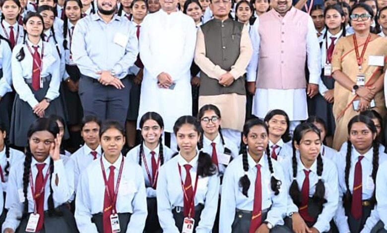 लोकतंत्र की पाठशाला बना विधानसभा परिसर: शकुंतला विद्यालय के विद्यार्थियों ने सदन की कार्यवाही का किया अवलोकन