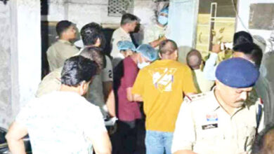 टिकरापारा में पांच मौतों से सनसनी, आर्थिक तंगी समेत सभी पहलुओं की जांच