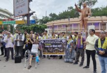 NEET पेपर लीक में 30 बच्चों की आत्महत्या पर आम आदमी पार्टी ने निकाला कैंडल मार्च