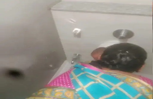 बेंगलुरु के डे-केयर सेंटर में मासूम से हैवानियत, वॉशिंग मशीन में बंद कर बच्चे को डराया बेंगलुरु के डे-केयर सेंटर में मासूम से हैवानियत, वॉशिंग मशीन में बंद कर बच्चे को डराया